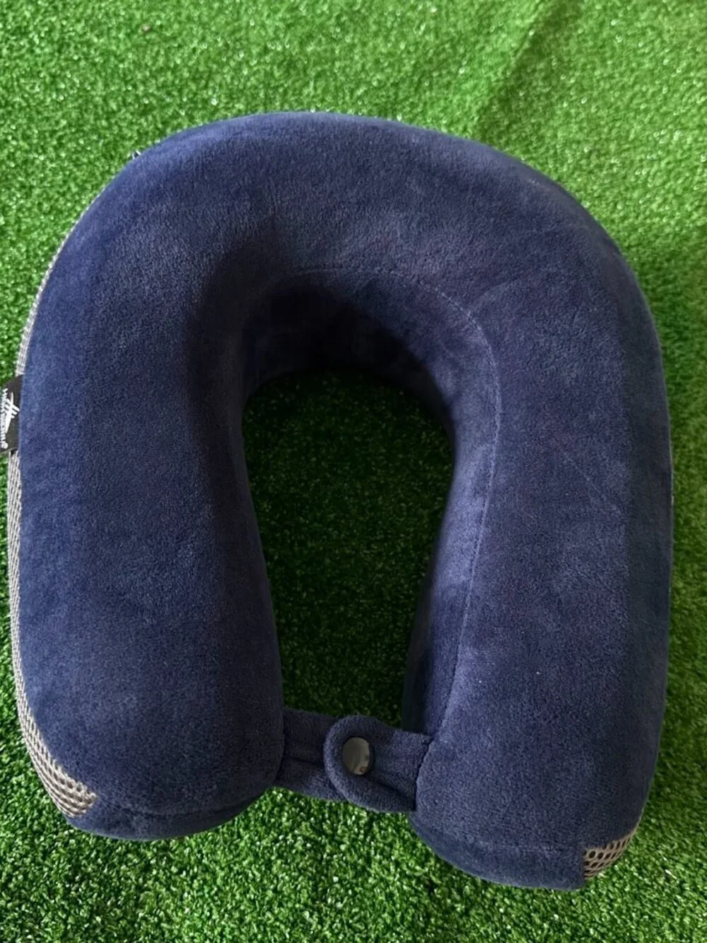 High Sierra HS1214 Travel Neck Pillow 100% Memory Foam Plush Cover Navy Gray